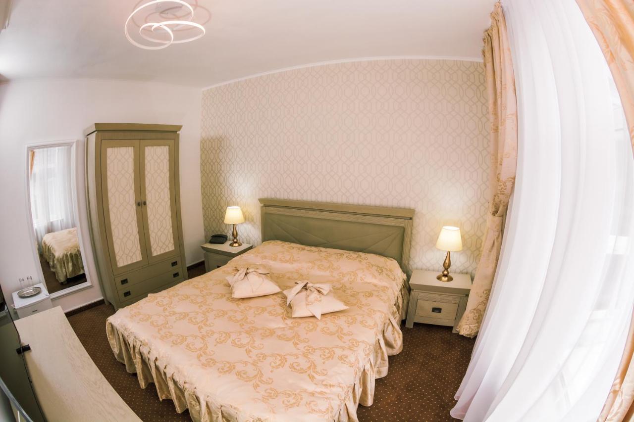 Cora Hotel